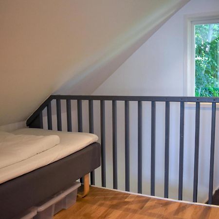 2 Bedroom Amazing Home In Fjaelkinge エクステリア 写真