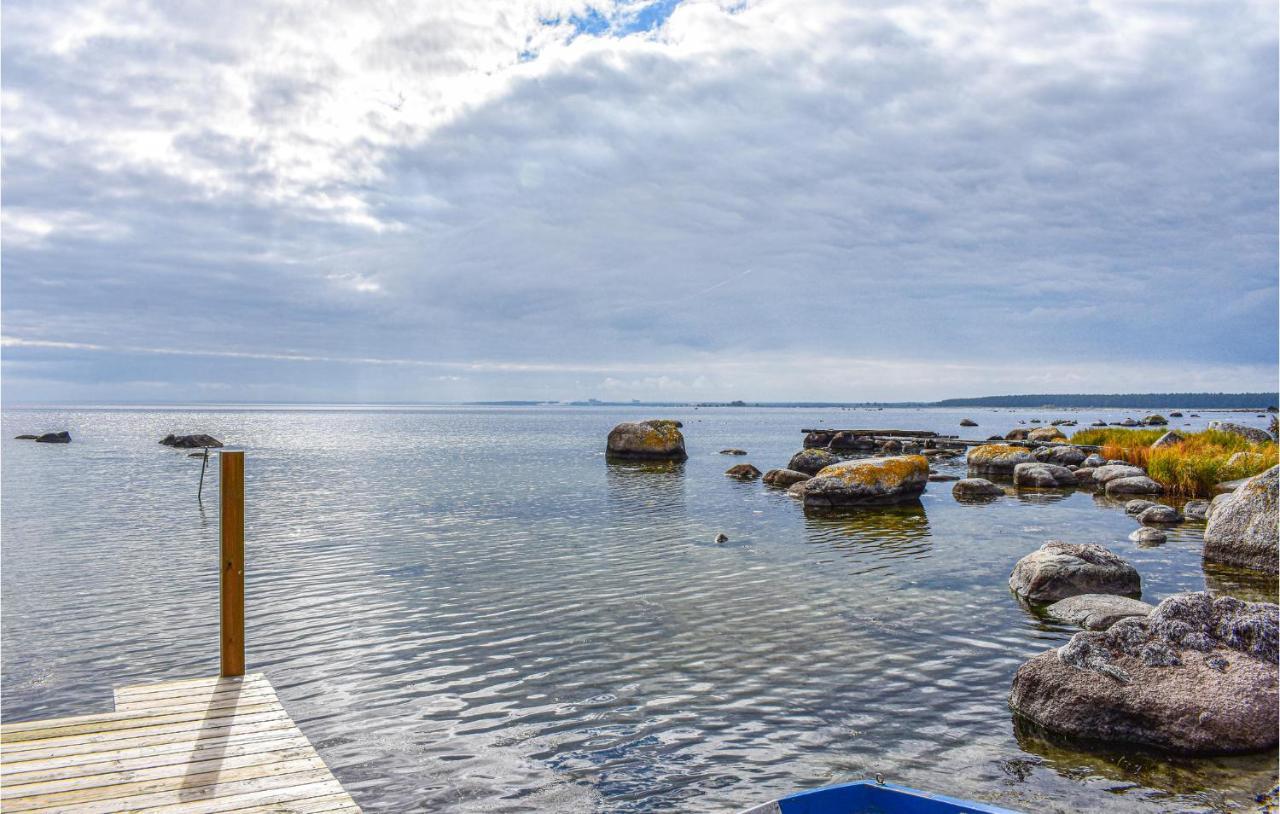 2 Bedroom Amazing Home In Fjaelkinge エクステリア 写真