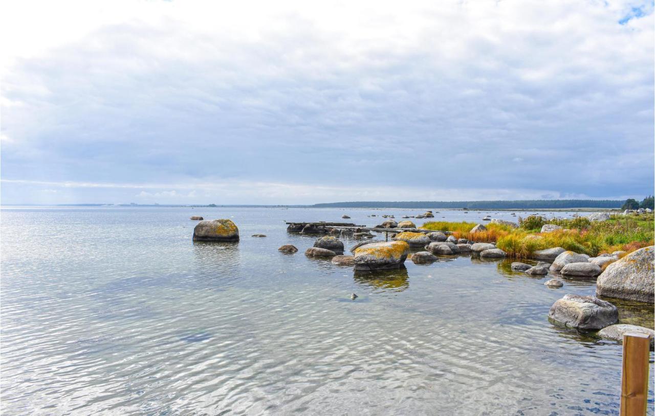2 Bedroom Amazing Home In Fjaelkinge エクステリア 写真